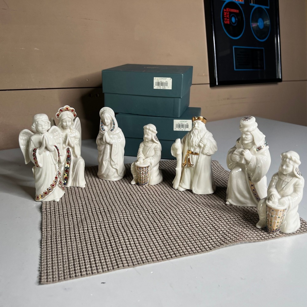 Lenox China Jewels Nativity Figurines Set of 7 Ivory Porcelain Gold Trim USA